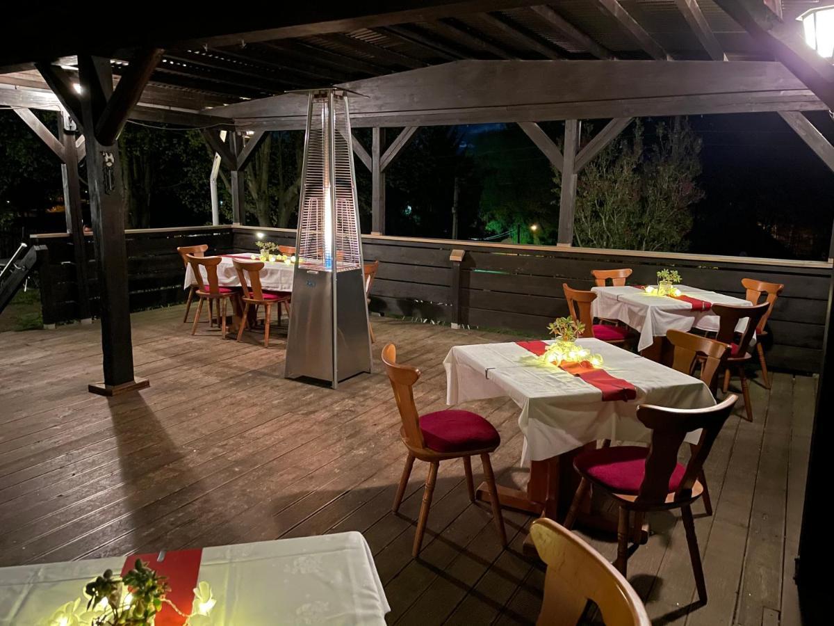 Pension & Gaststaette Bauernstube Heinsdorfergrund Екстериор снимка