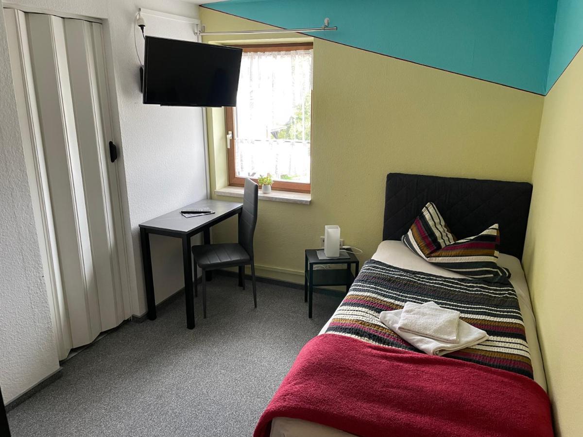 Pension & Gaststaette Bauernstube Heinsdorfergrund Екстериор снимка