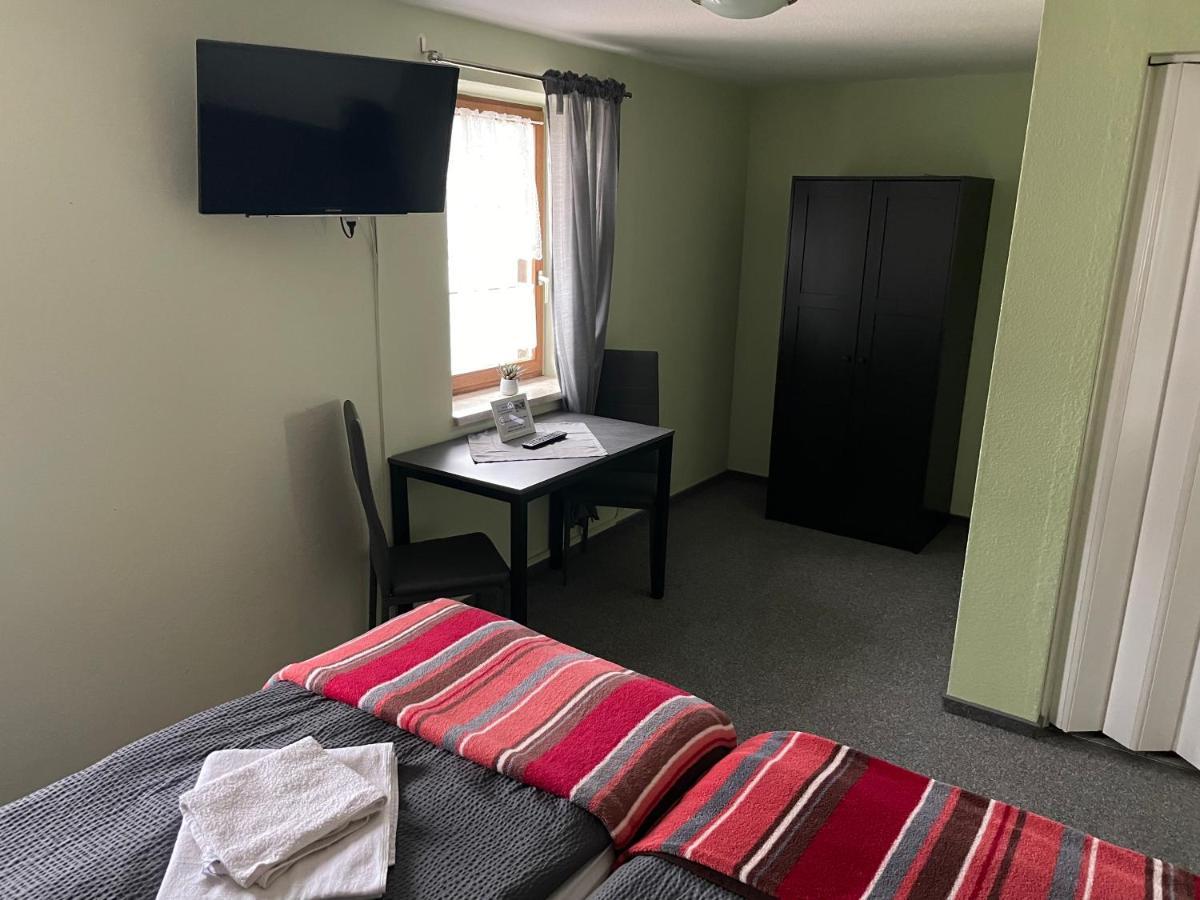 Pension & Gaststaette Bauernstube Heinsdorfergrund Екстериор снимка