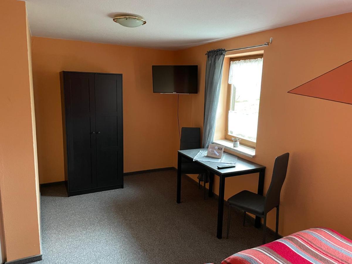 Pension & Gaststaette Bauernstube Heinsdorfergrund Екстериор снимка